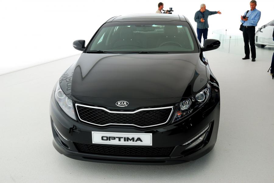  Kia Optima 2011 года  (фото 4 из 69)